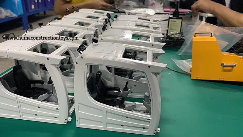 Kabolite 970 1:14 Hydraulic RC Excavator — view 19