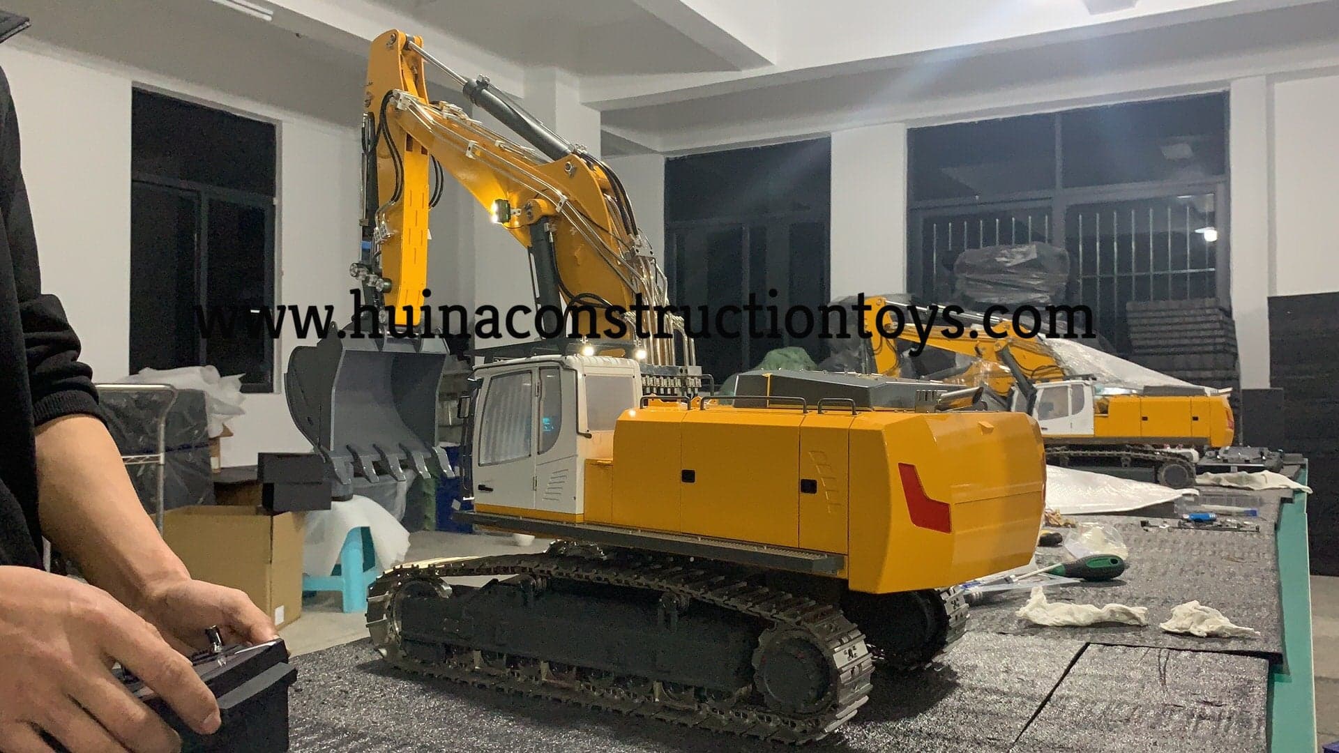 Kabolite 970 1:14 Hydraulic RC Excavator — view 27
