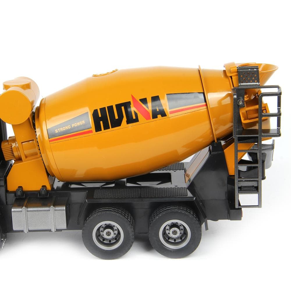 Huina 1574 1:14 Concrete Mixer Truck — view 4