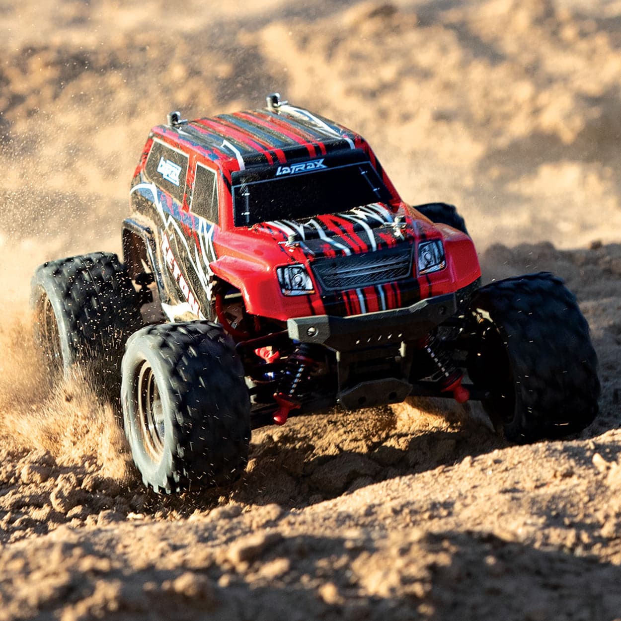 LaTrax Teton 1:18 4X4 Monster Truck RTR — view 3