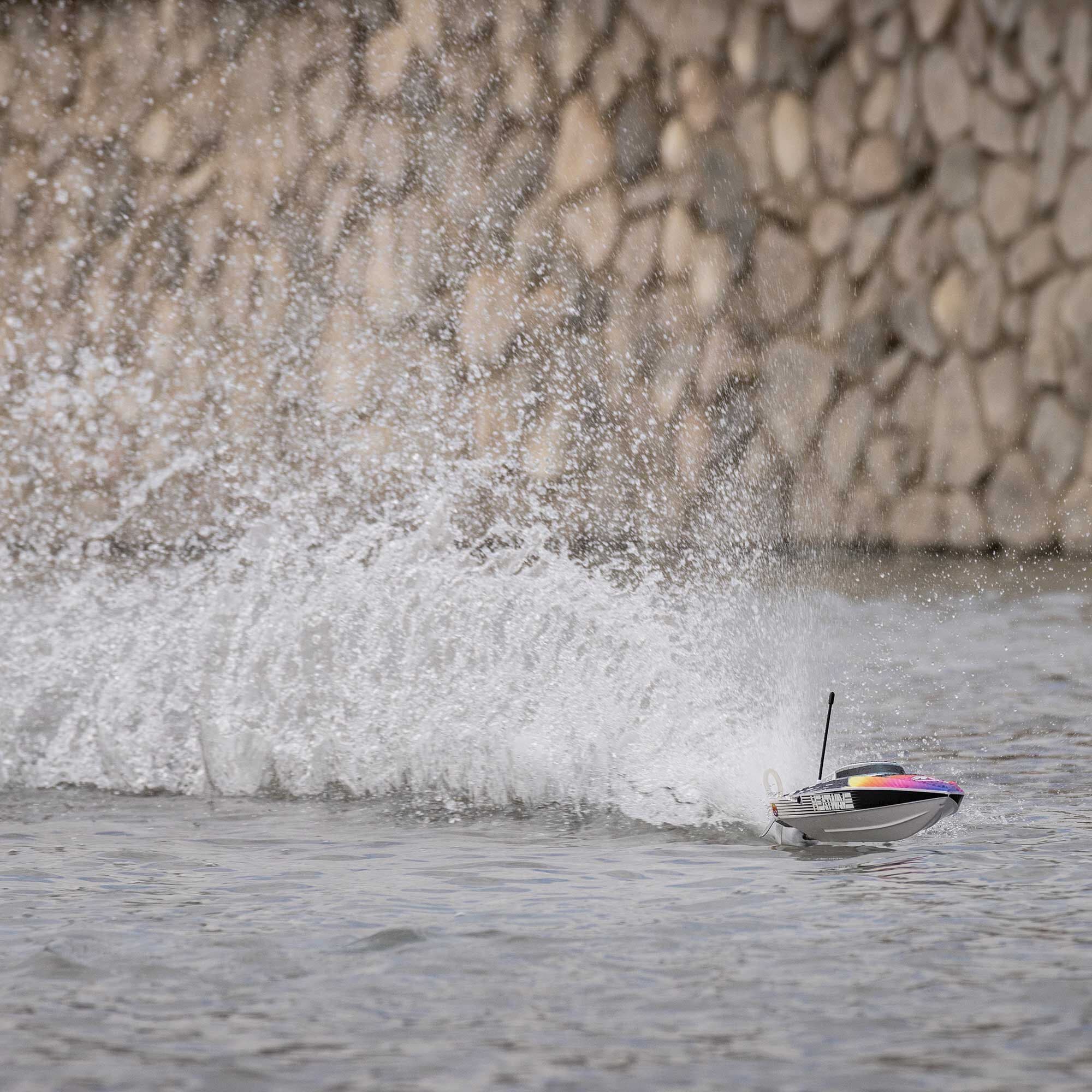 Recoil 2 18in Brushless Boat RTR Heatwave — view 4